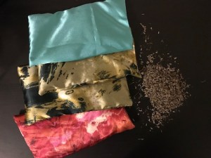 <img src="eye pillow.jpg" alt="yoga eye pillow eye mask lavender pillow"